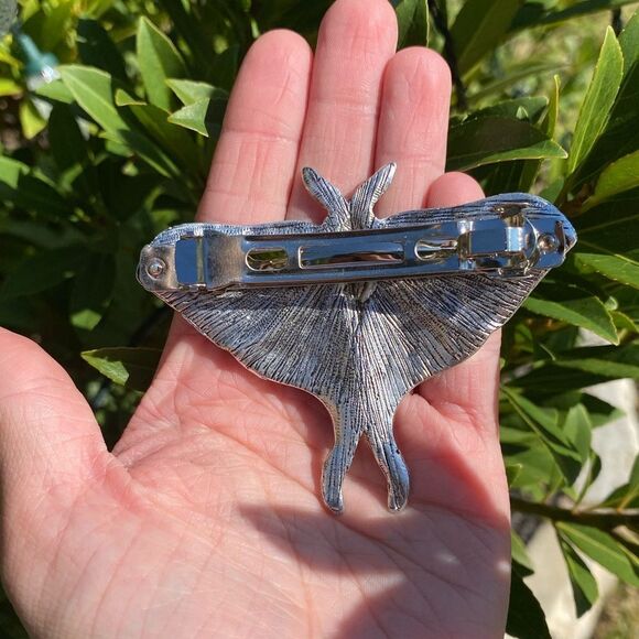 Cottagecore Lunar Moth Hair Accessory Silver Tone, engraved details, Clip - Picture 4 of 4